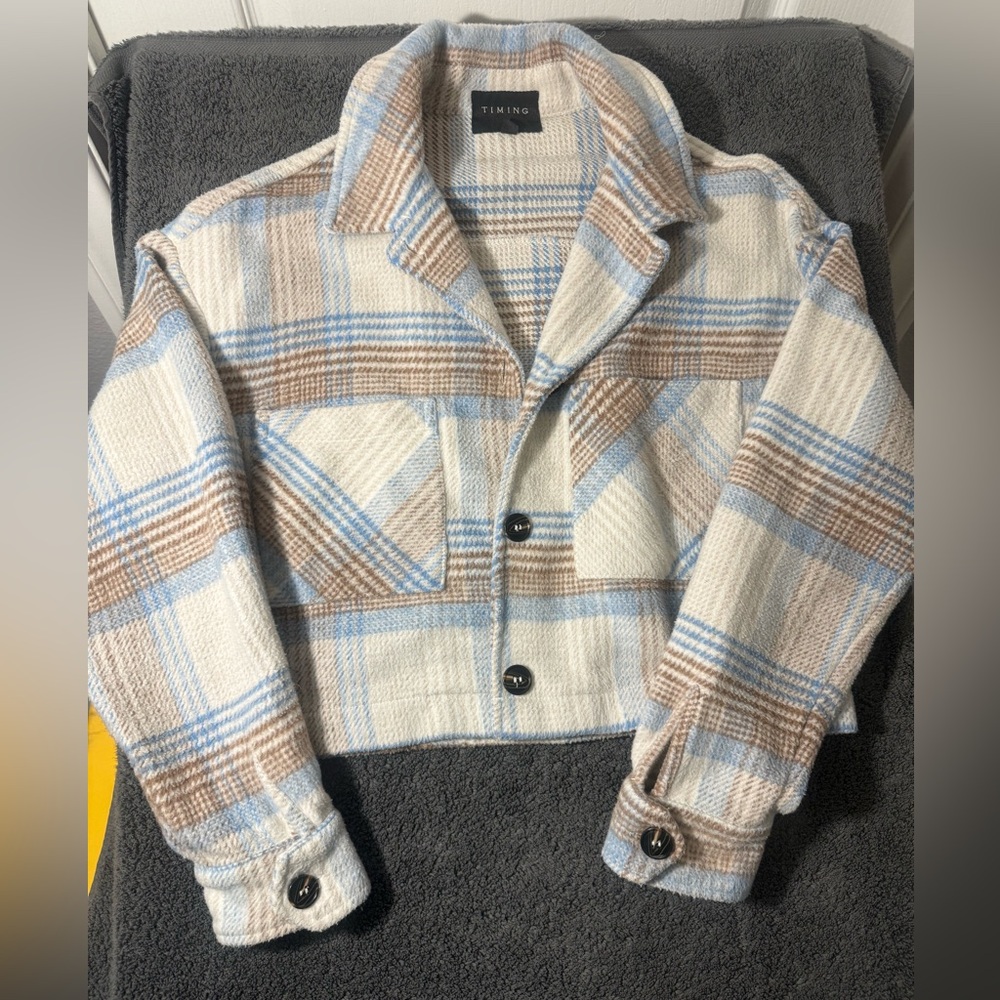 Timing Plaid Cropped Jacket in Blue and Brown‎